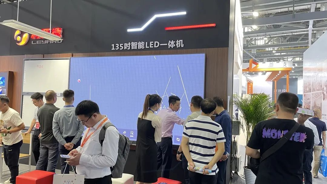 米兰milan教育新品及解决方案惊艳亮相81届教装展